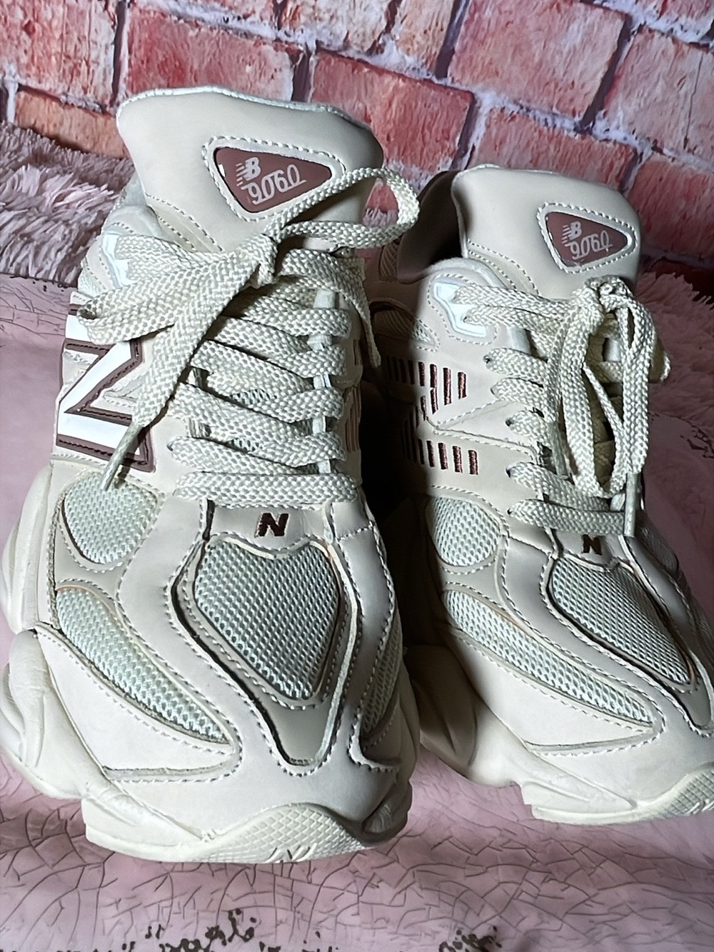 New Balance 9060 - Picture 2 of 7